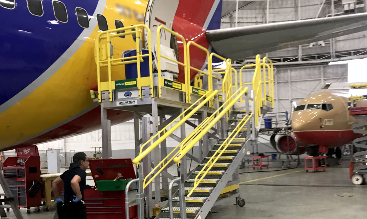 Aviation aft maintenance platforms -